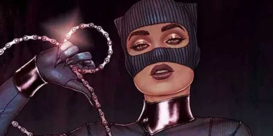 THE BATMAN Star Zoë Kravitz Dons A More Comic-Accurate Catwoman Mask For New Photoshoot