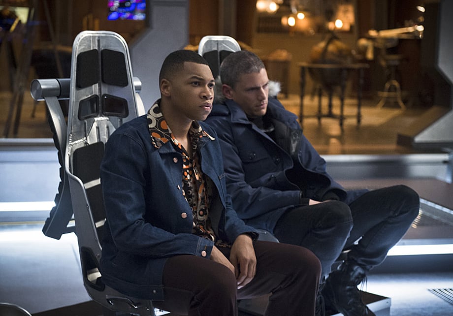 DC's Legends of Tomorrow -- "Pilot, Part 2" -- Image LGN102_20150930_0159b.jpg -- Pictured (L-R): Franz Drameh as Jefferson "Jax" Jackson and Wentworth Miller as Leonard Snart/Captain Cold -- Photo: Diyah Perah/The CW -- ÃÂ© 2015 The CW Network, LLC. All Rights Reserved.