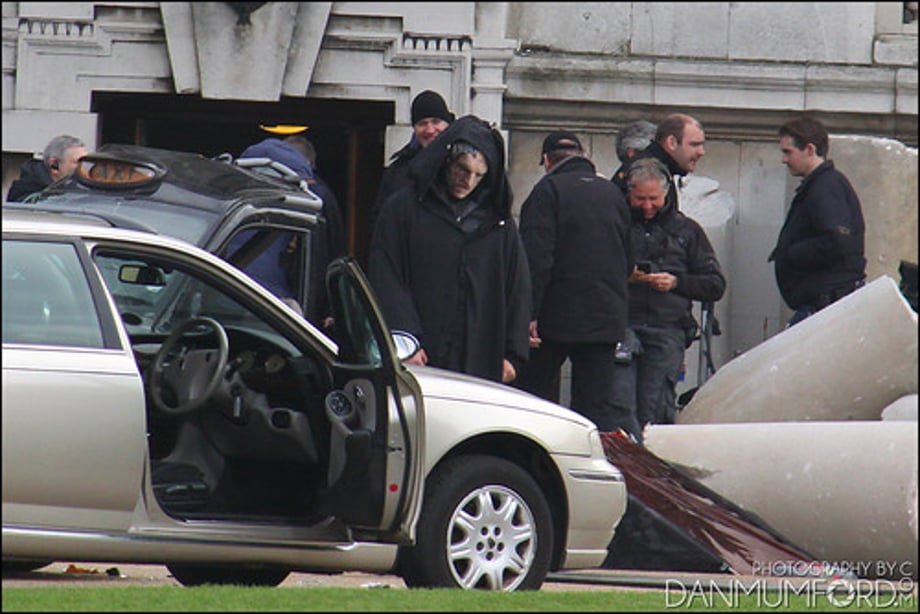 Chris Hemsworth, Bobby Holland Hanton and Christopher Eccleston filming Thor:The Dark World