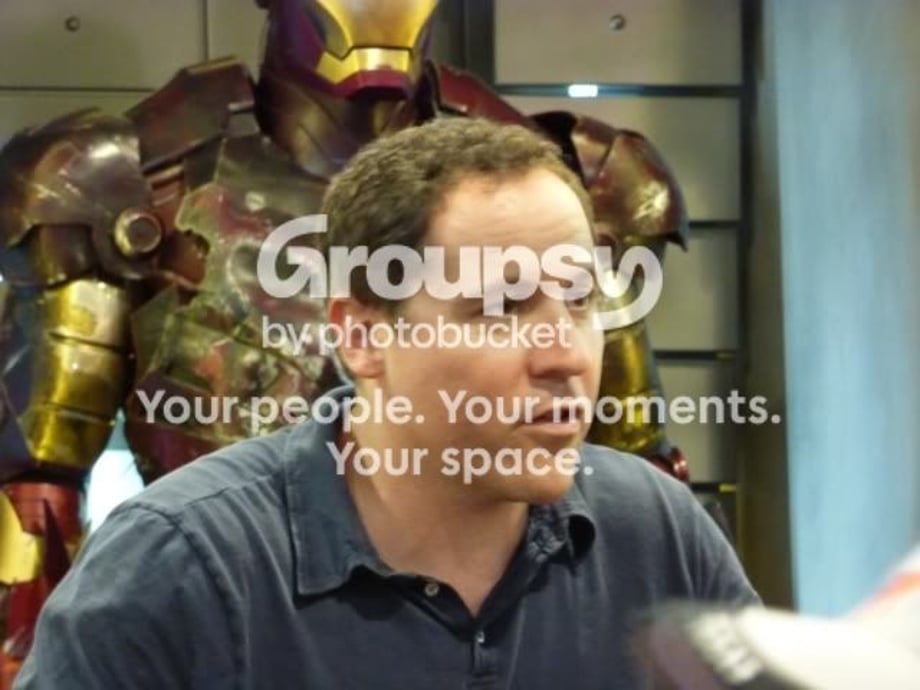 Jon Favreau (director Iron Man) signing Pictures, Images and Photos