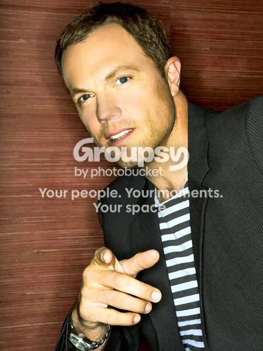 POSTED to men_daily. adam baldwin, firefly, handson.provocateuse.com, american, brunette, blue, jacket Pictures, Images and Photos