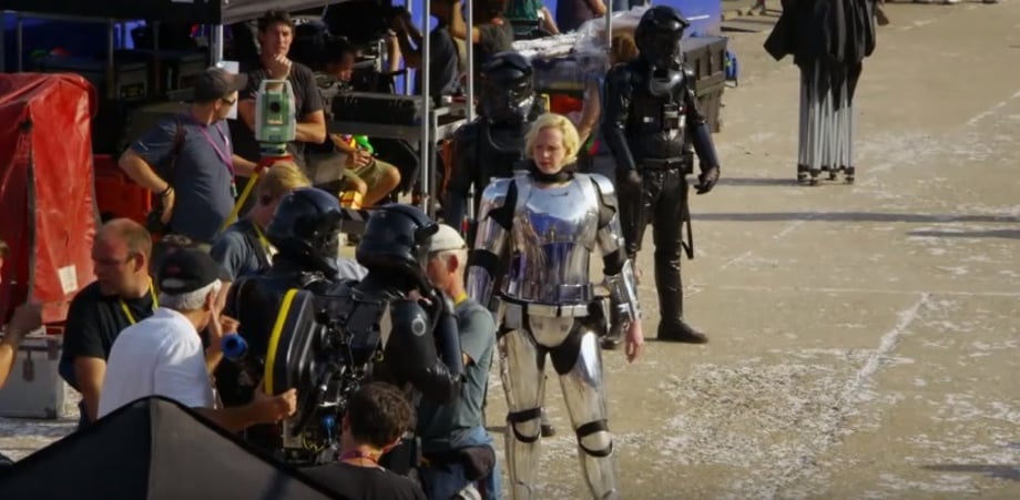 Captain Phasma no helmet