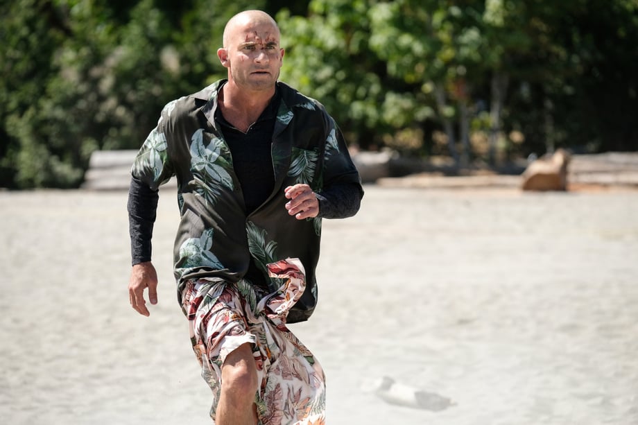 LEGENDS OF TOMORROW: Time Gets Remixed In The New Extended Trailer For The Season 3 Premiere: "Aruba-Con"