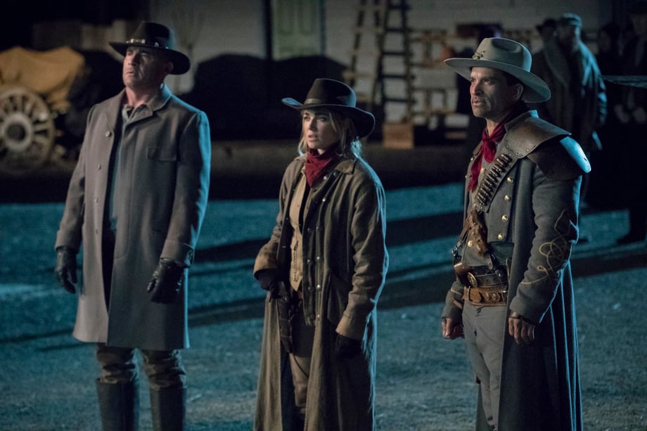 LEGENDS OF TOMORROW: It's Showtime In The New Promo For Season 3 Finale: "The Good, The Bad And The Cuddly"