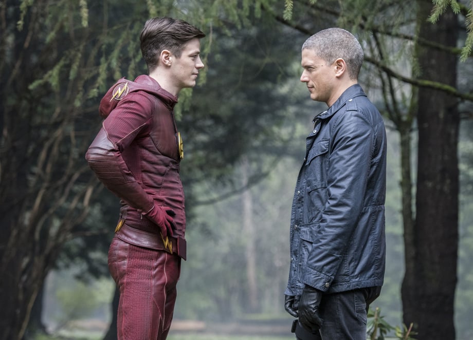 THE FLASH: Barry & Captain Cold Plan A Heist In New Photos From Season 3, Episode 22: "Infantino Street"