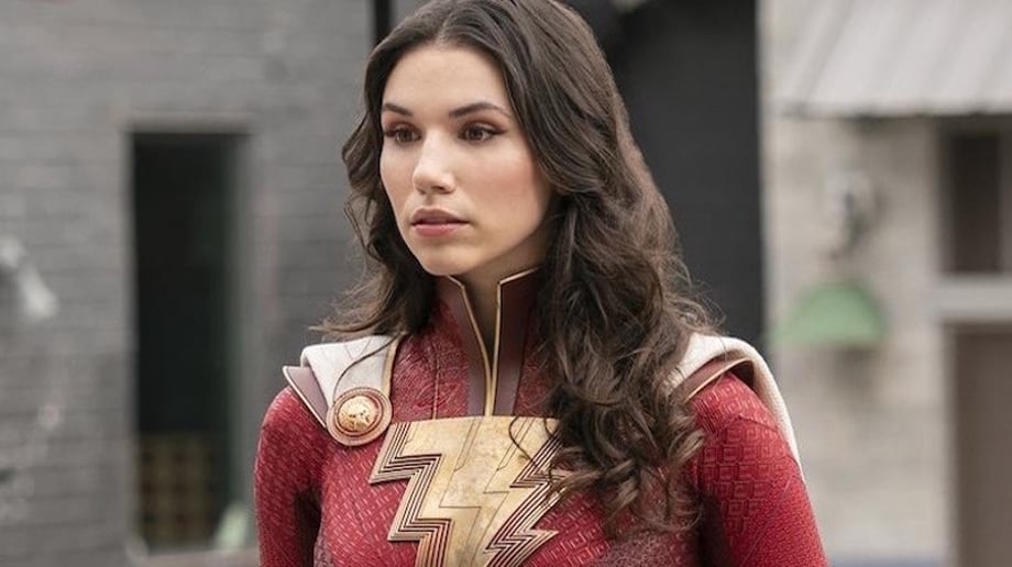 why-does-nobody-notice-that-mary-and-her-superhero-alter-ego-look-exactly-the-same-1679253726