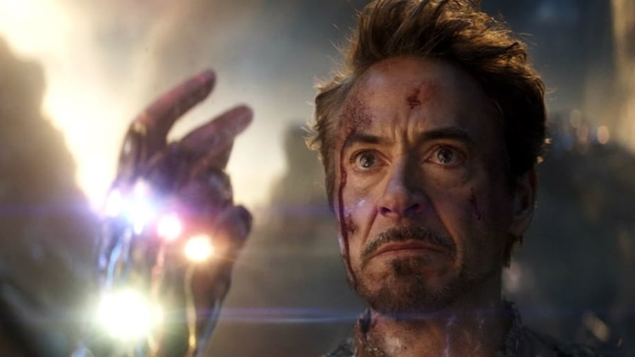 Iron-Man-Snaps-Infinity-Gauntlet-in-Avengers-Endgame-copy