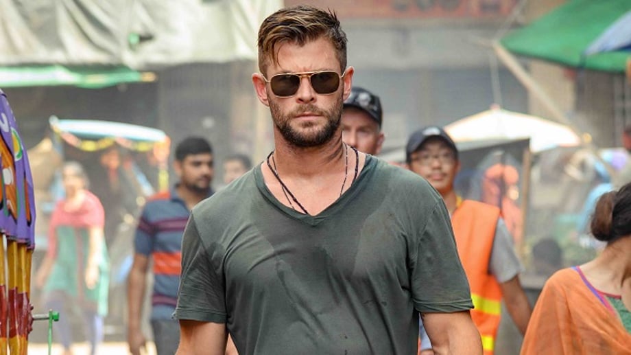 EXTRACTION Spoiler-Free Review; "Hemsworth Is More Badass Than Bond And More Brutal Than Bourne"