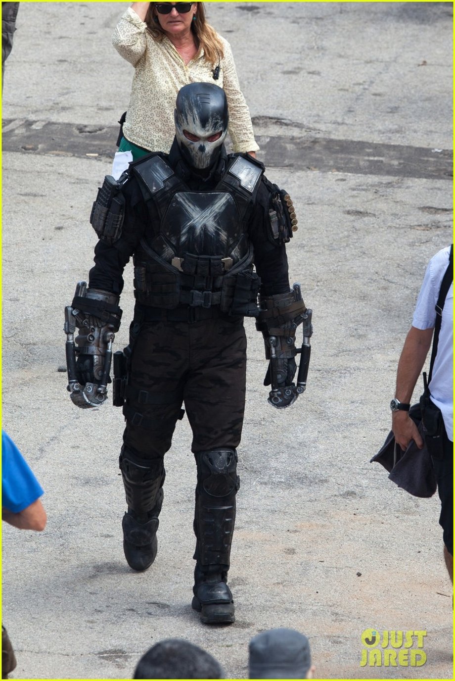 chris evans anthony mackie get to action captain america civil war 39