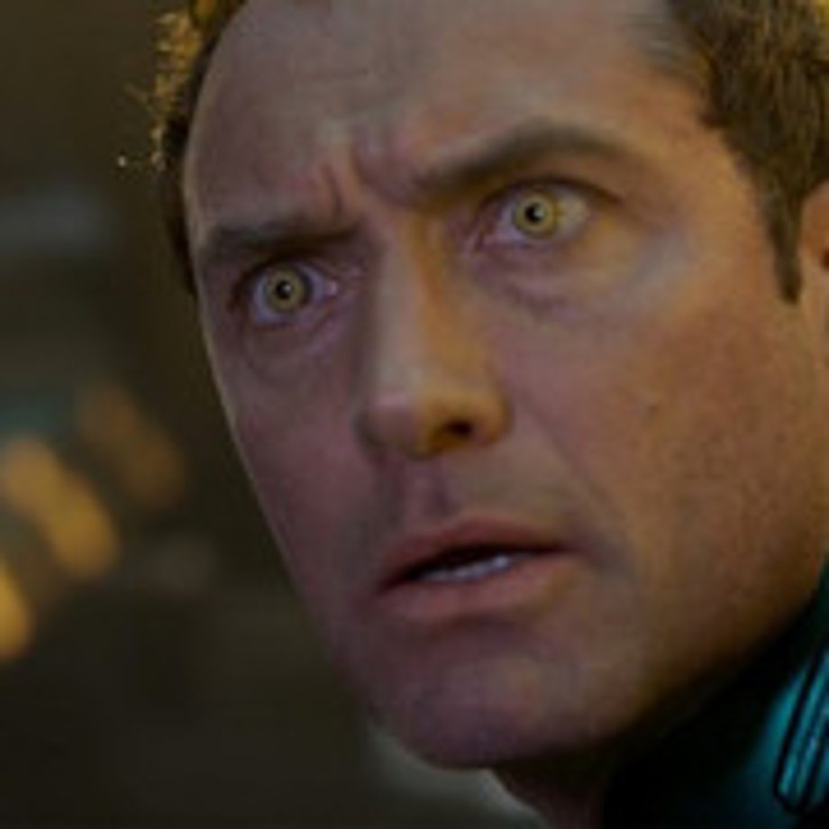 Jude Law Reveals The Difference Between The Level Of Secrecy On CAPTAIN MARVEL And FANTASTIC BEASTS