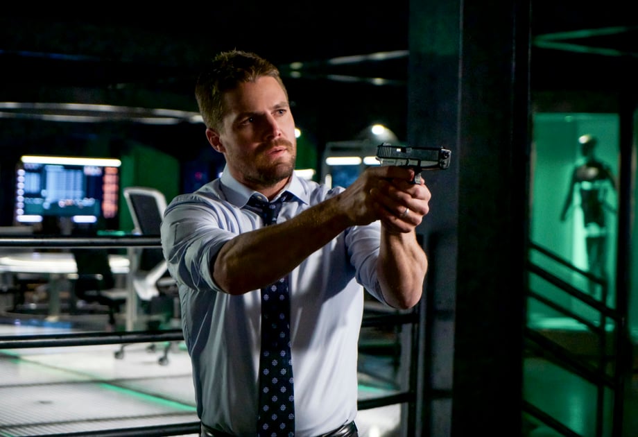 ARROW: Oliver Queen Gets An Intervention In New Photos From Season 6, Episode 18: "Fundamentals"