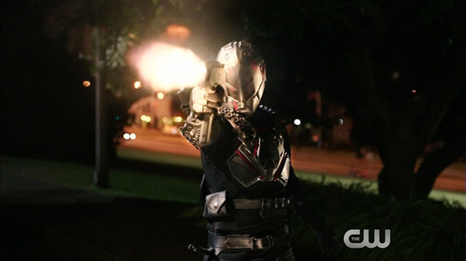 New Extended Promo For ARROW Season 5 Episode 5: "Human Target"