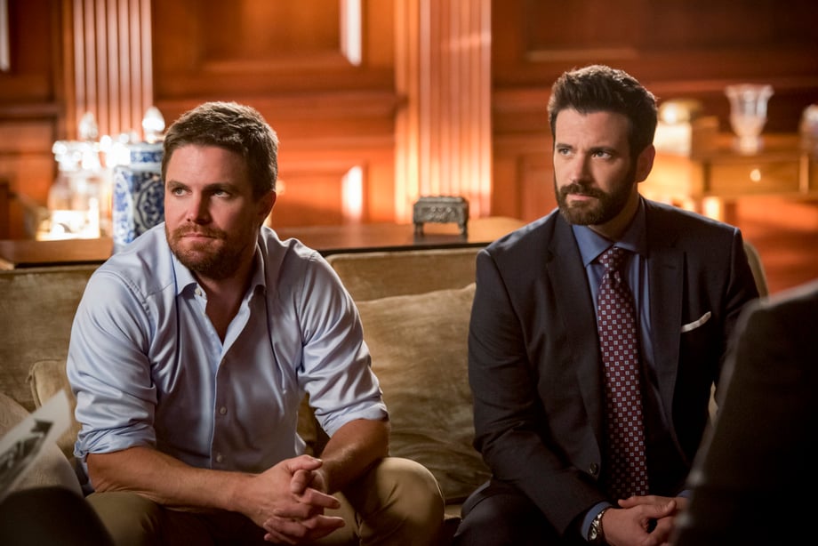 ARROW: Tommy Merlyn & Moira Queen Return In New Photos From The Season 8 Premiere, "Starling City"