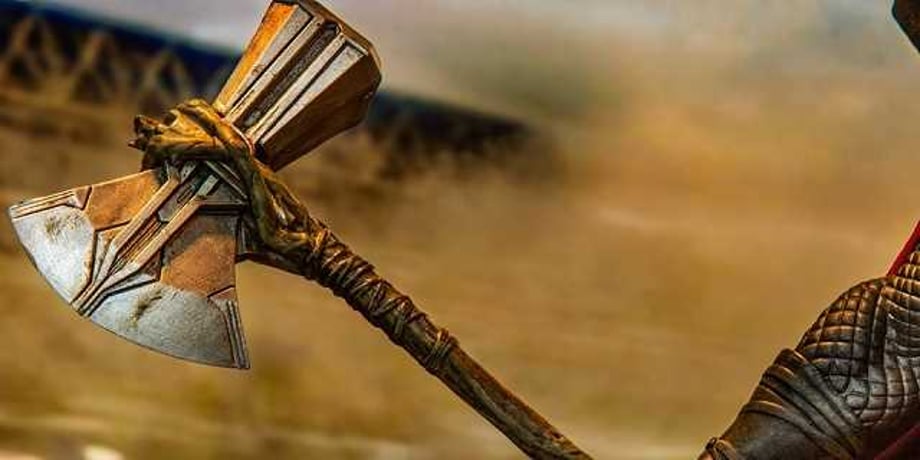AVENGERS: ENDGAME - Iron Studios' 1/10 Scale Thor Statue Shows The Hero Wielding Both Mjolnir And Stormbreaker