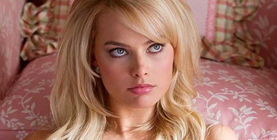 BARBIE Movie Starring Margot Robbie Enlists LITTLE WOMEN Filmmaker Greta Gerwig To Direct