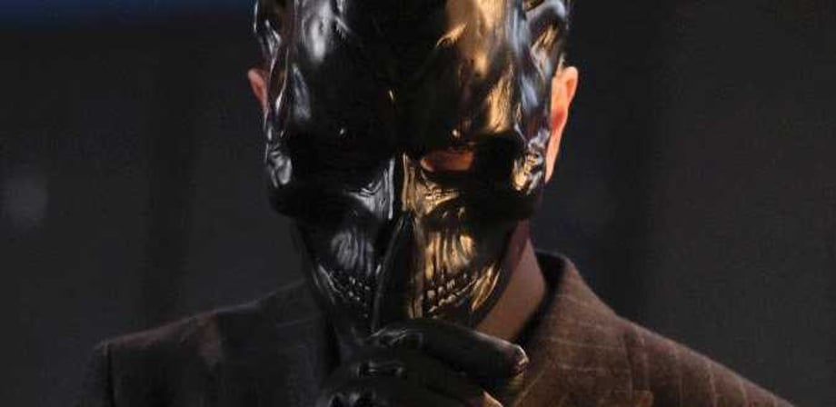 BATWOMAN Season 2 Adds Peter Outerbridge As Black Mask; First Official Image Released