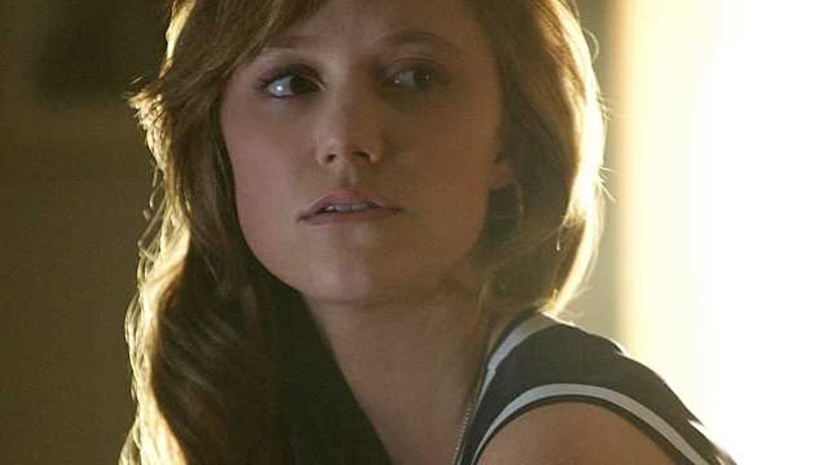 BROTHERS BY BLOOD Star Maika Monroe Open To Starring In INDEPENDENCE DAY: RESURGENCE Sequel - EXCLUSIVE
