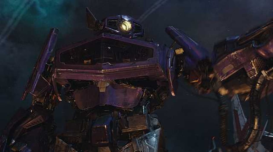 BUMBLEBEE: New Photos Spotlight The G1 Designs For The Autobots & Decepticons In The Battle Of Cybertron