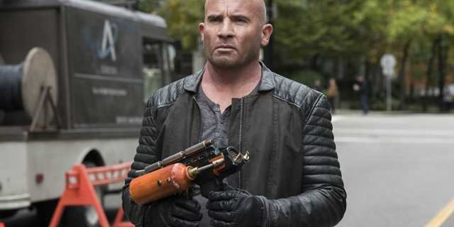 CRISIS ON INFINITE EARTHS "Part 5" Photos Bring In The LEGENDS OF TOMORROW For The Finale