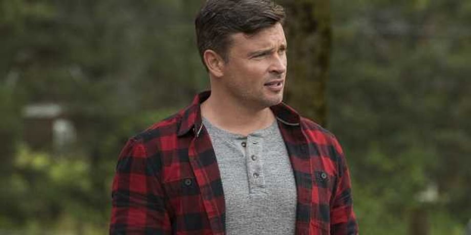 CRISIS ON INFINITE EARTHS Still Takes Us Back To SMALLVILLE For A Clark Kent And Lois Lane Reunion