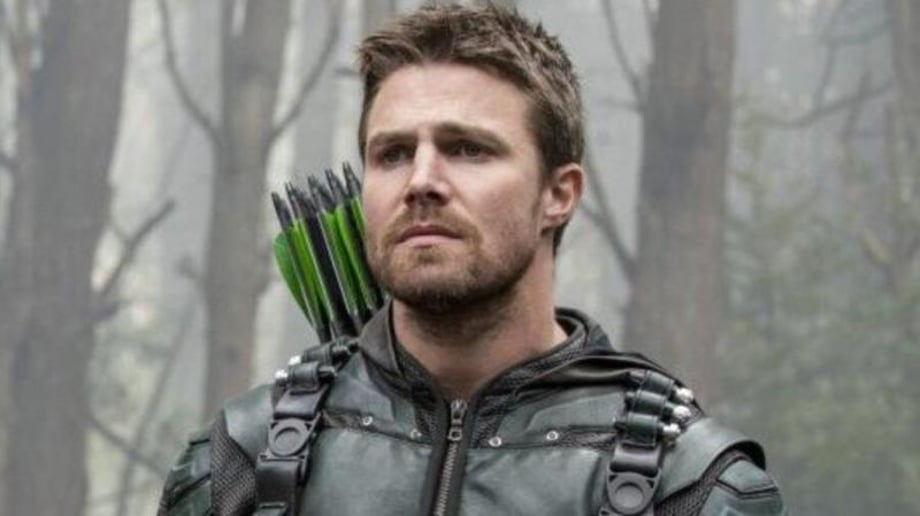 FIRST SET PHOTOS OF STEPHEN AMELL ON 'THE FLASH' RELEASED!