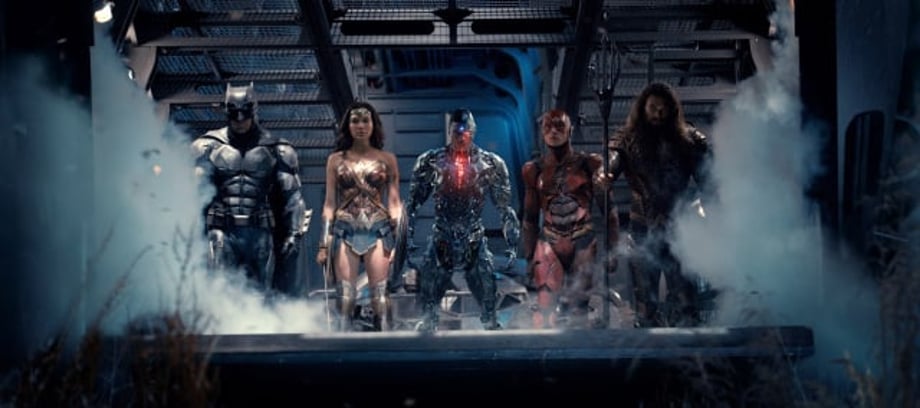 Gal Gadot's WONDER WOMAN Leads The Team Into Battle On This New JUSTICE LEAGUE Promo Banner