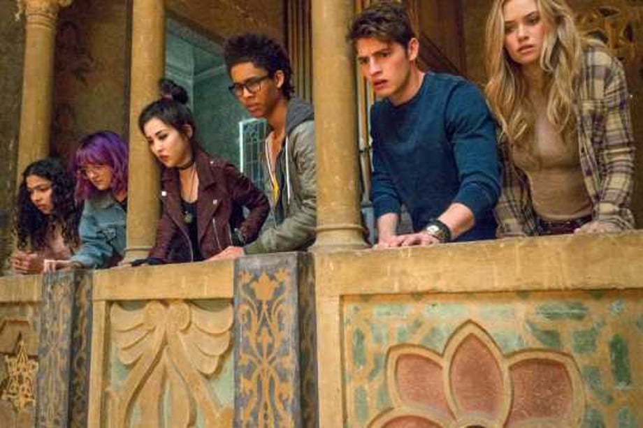 Marvel's RUNAWAYS Demonstrate Their Superpowers On This New Banner For The Upcoming Hulu TV Series