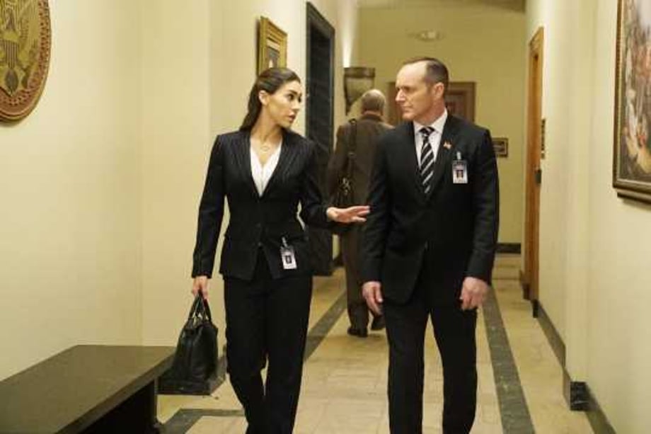 Promo Stills And Synopsis Released For Next Week's Episode Of AGENTS OF S.H.I.E.L.D.: "Wake Up"