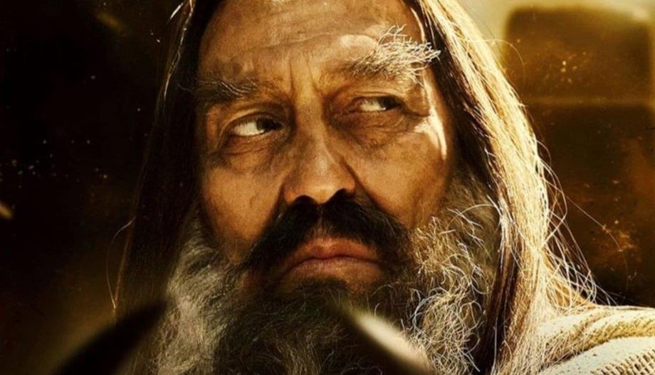 THE LORD OF THE RINGS: THE RINGS OF POWER Clip & TV Spot Reveal Ciarán Hinds As "The Dark Wizard"