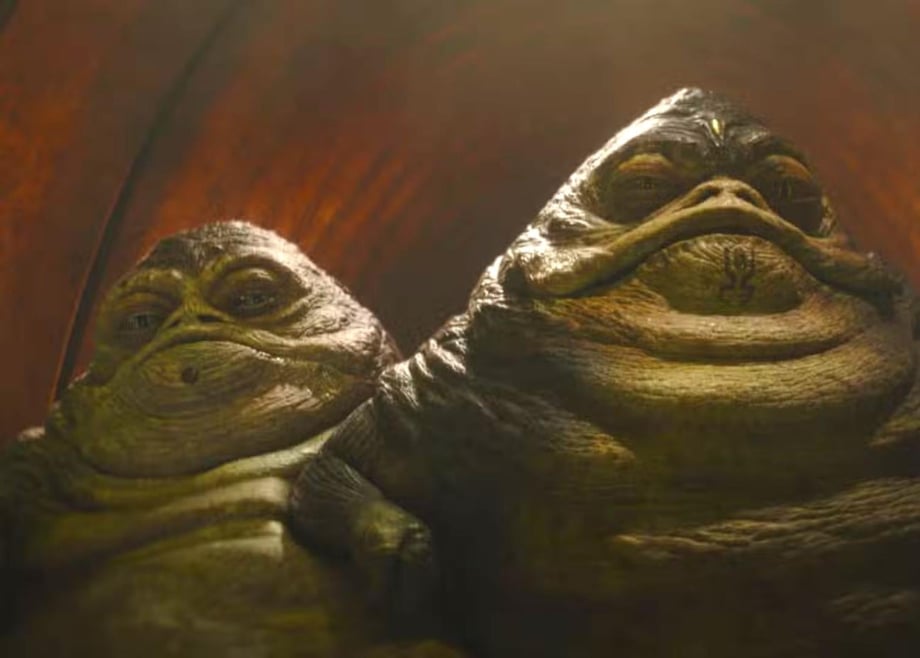 The Mandalorian And Grogu: The Twins Remove Din Djarin's Helmet In New Clip