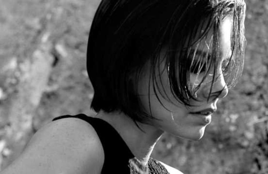 THE WALKING DEAD's Lauren Cohan Talks "Heartbreaking" Season Finale; Plus Pics From Her Bazaar Photoshoot