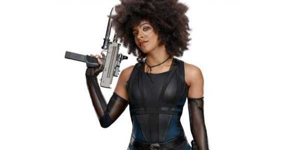 Atriz cai de paraquedas vestida de Domino no set de Deadpool 2