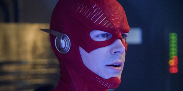 THE FLASH Season Premiere Photos Reveal The Scarlet Speedster's New ...
