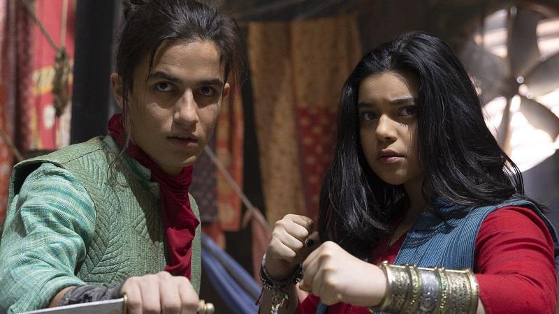 MS. MARVEL Spoiler Stills Offer A Closer Look At Kamala Khan's First Team-Up And Red Dagger's Debut - Vimarsana News