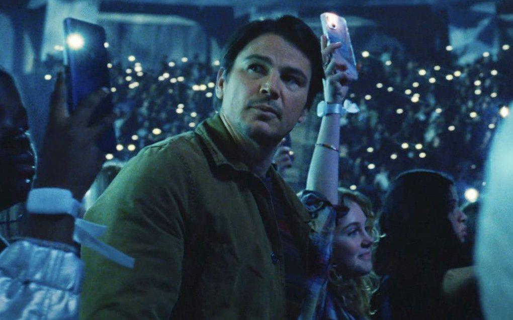 Josh Hartnett Is Caught In A TRAP In New Trailer For M. Night Shyamalan ...