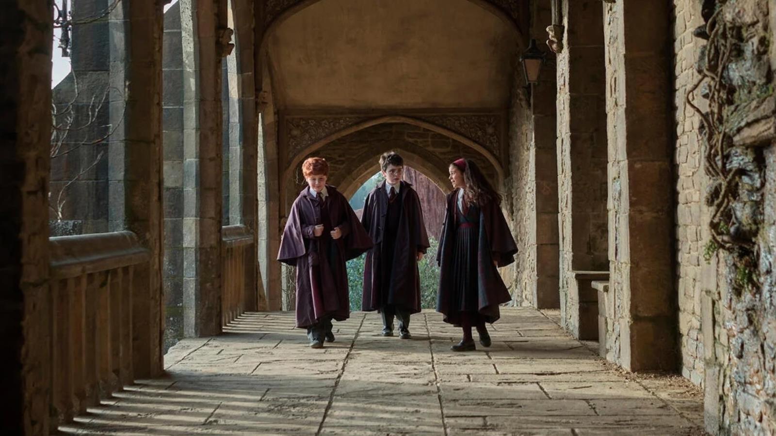 New Harry Potter Wands Are Here As HBO Reveals First Looks At Harry, Ron, Hermione, And More